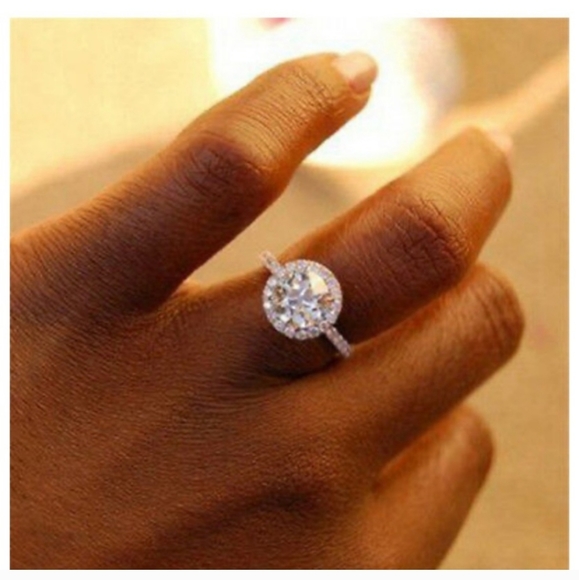 925 Sterling Silver 'Halo' Lab Created Diamond Ring - Picture 3 of 8